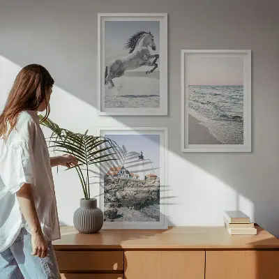 Keretezett kép szett hálószobába lovak, strand, világítótorony és hullámok mintával