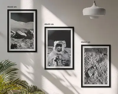 Keretezett képszett hálószobába NASA holdraszállást ábrázoló fotóval