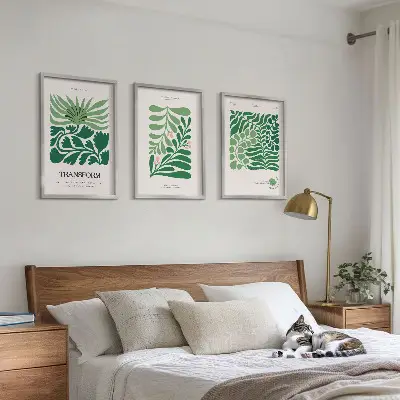 Keretezett képszett hálószobába zöld levelű növényi mintákkal