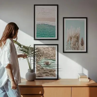 Strandhullámos fűkalap keretezett képszett hálószobába
