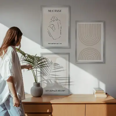 Keretezett képszett hálószobába stílusos minimalista vonalakkal