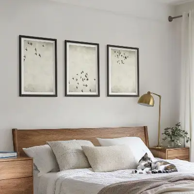Minimalista madárfestés keretezett képszett hálószobába