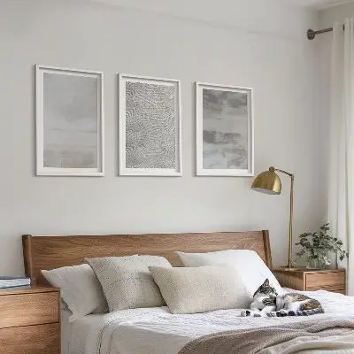 Keretezett képszett hálószobába modern minimalista textúrákkal