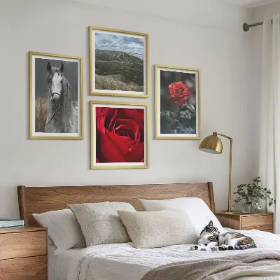 Keretezett poliptichon vörös rózsák szürke háttéren
