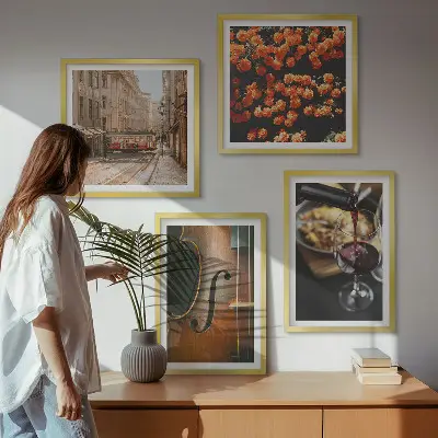 Keretezett poliptichon vintage virágok, utca, bor és hegedű mintával
