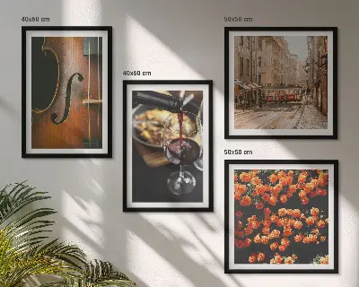 Keretezett poliptichon vintage virágok, utca, bor és hegedű mintával