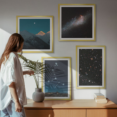 Keretezett poliptichon Szűz-galaxis univerzum