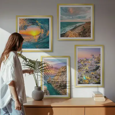 Keretezett poliptichon tengeri hullámok és fehér házak Santorini látképével