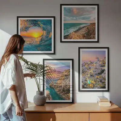 Keretezett poliptichon tengeri hullámok és fehér házak Santorini látképével
