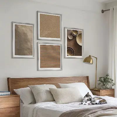Modern kőépítmények keretezett poliptichon