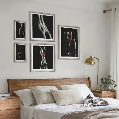 Képkészlet nappaliba elegáns modern fekete és piros díszítéssel