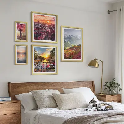 Hegyvidéki városi panoráma falikép prémium keretezett kivitelben
