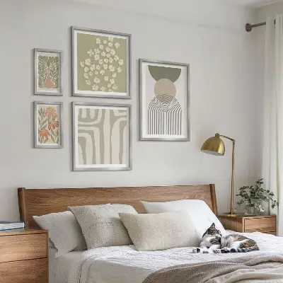 Növényi grafikákat ábrázoló képszett nappaliba stílusos pasztell árnyalatokban
