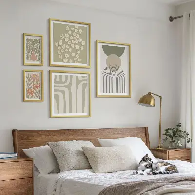 Növényi grafikákat ábrázoló képszett nappaliba stílusos pasztell árnyalatokban