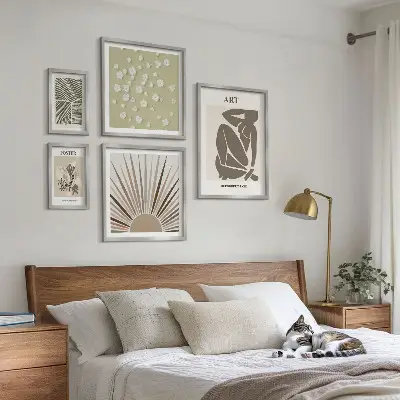 Képkészlet nappaliba stílusos absztrakt növényi grafikával