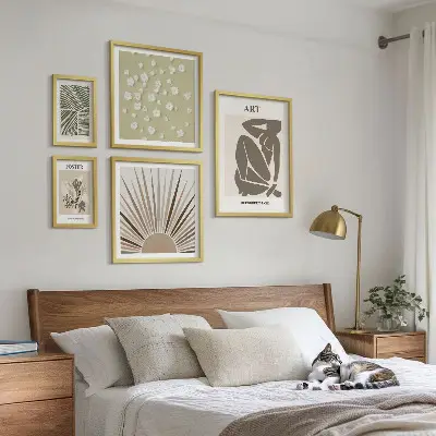 Képkészlet nappaliba stílusos absztrakt növényi grafikával