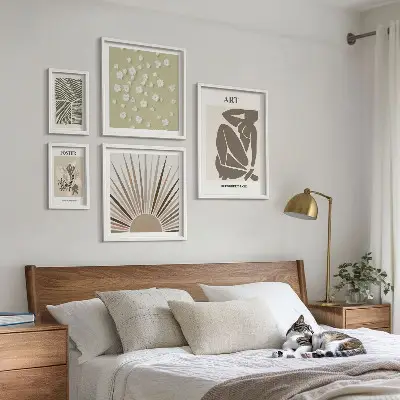 Képkészlet nappaliba stílusos absztrakt növényi grafikával