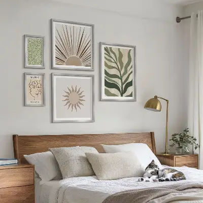 Képkészlet nappaliba stílusos absztrakt növényi grafikával