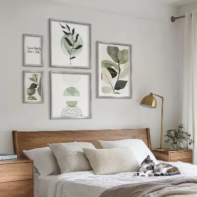 Dekorációs képkészlet stílusos növényi grafikákkal nappaliba