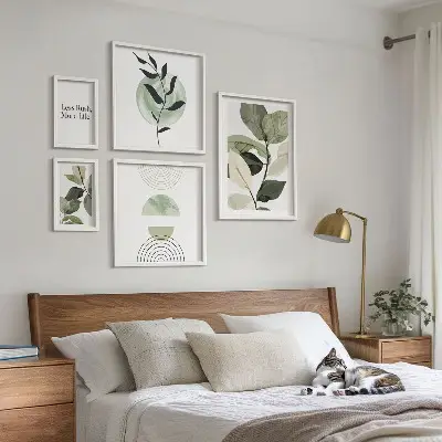 Dekorációs képkészlet stílusos növényi grafikákkal nappaliba