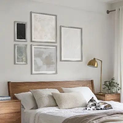 Képkészlet nappaliba az elegáns kőépítmények színeivel