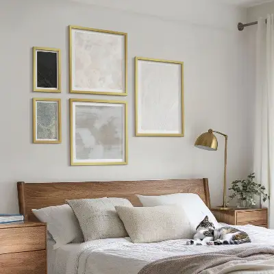 Képkészlet nappaliba az elegáns kőépítmények színeivel