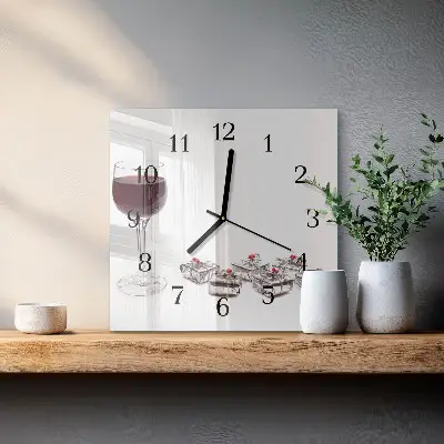 Négyzet alakú üvegóra Egy pohár bor