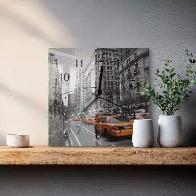 Négyzet alakú üvegóra New York-i taxi