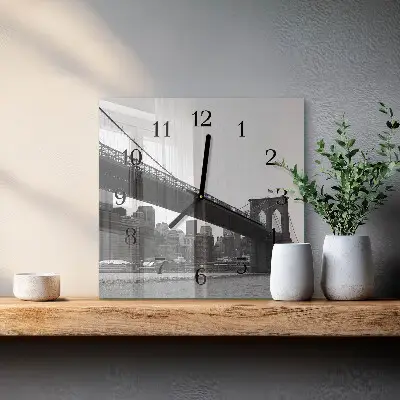 Négyzet alakú üvegóra Híd