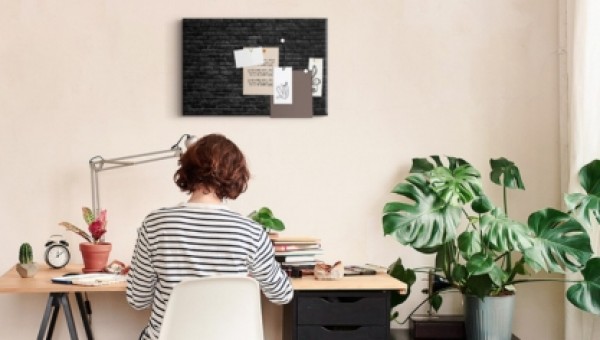 Mit tegyen a falra az íróasztal mellé? Útmutató